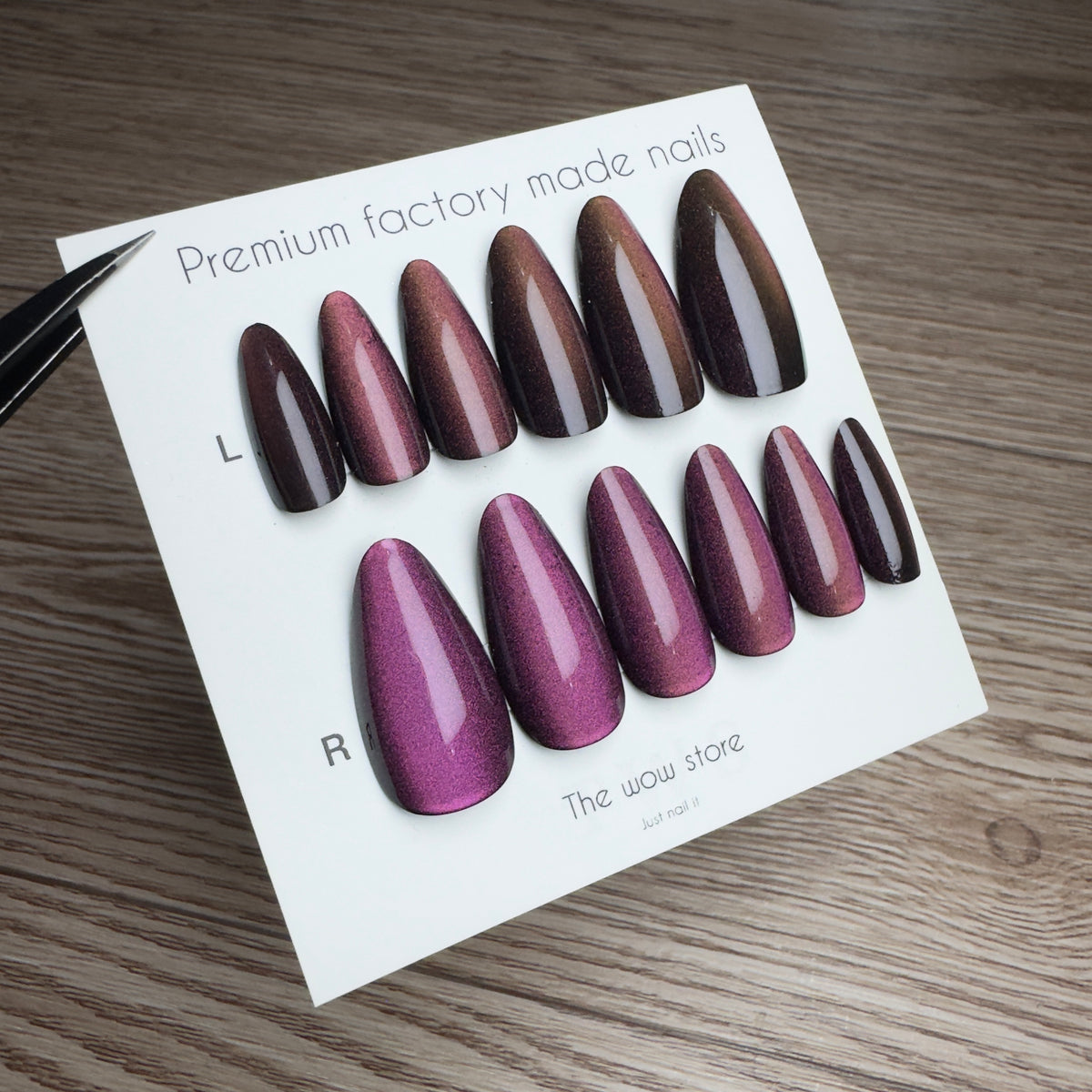 Colour changing cat eye nails