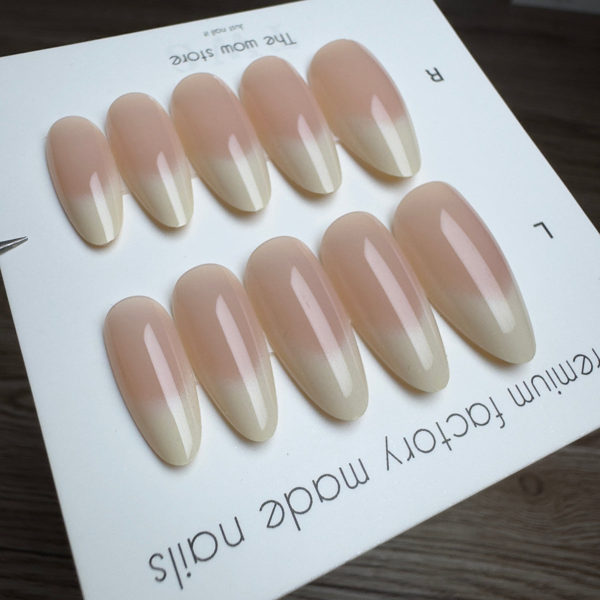 Hyper realistic milky white tips - 24 nails set