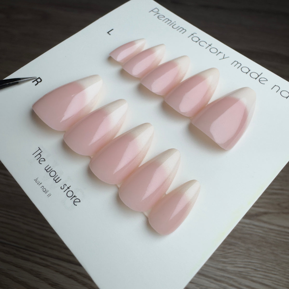 Naturally realistic - 24 nails set