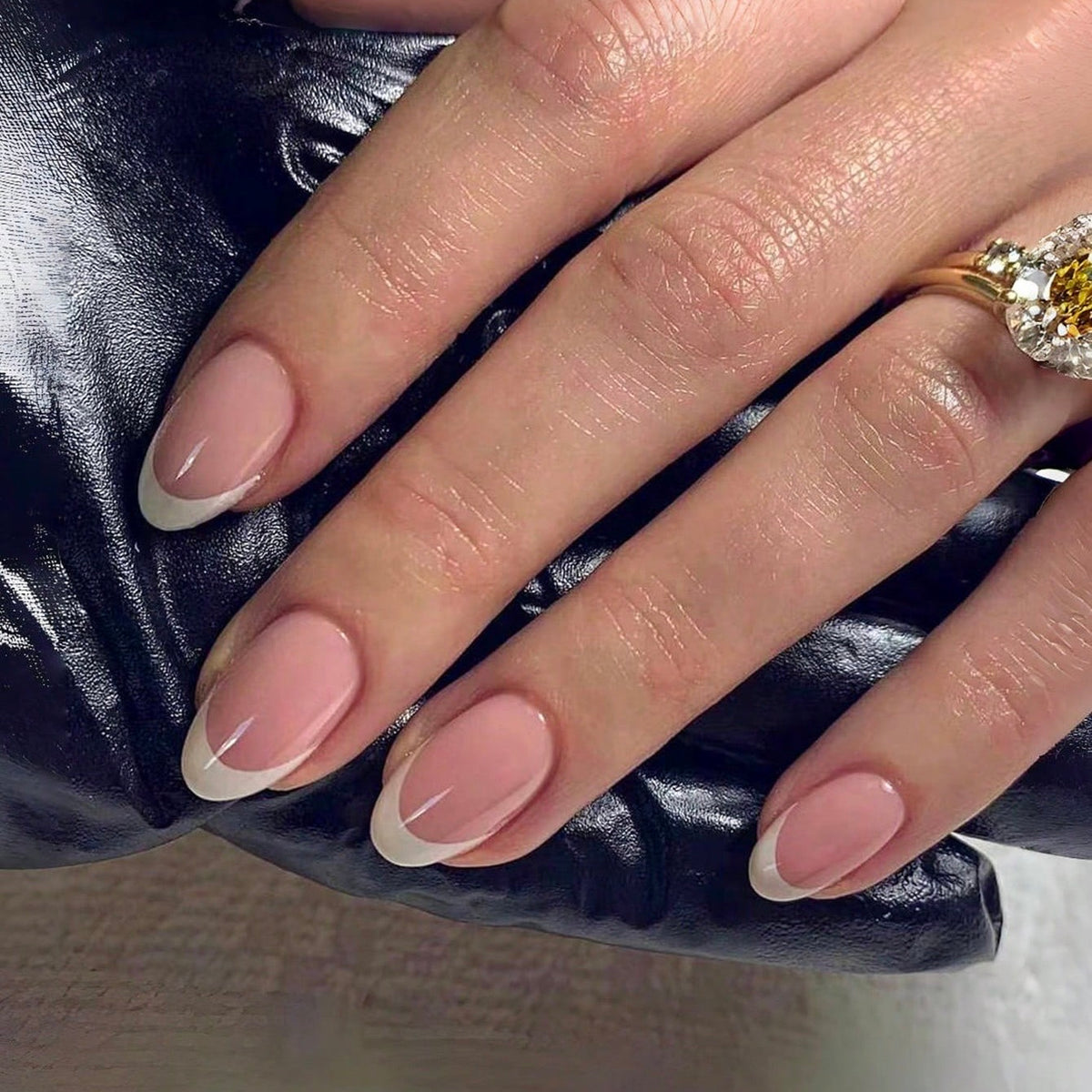 Short almond french