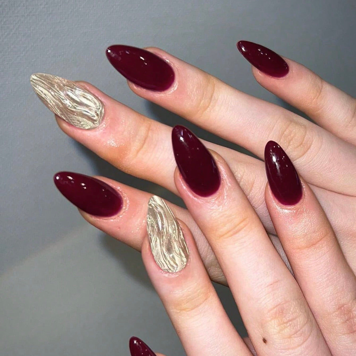Diora maroon