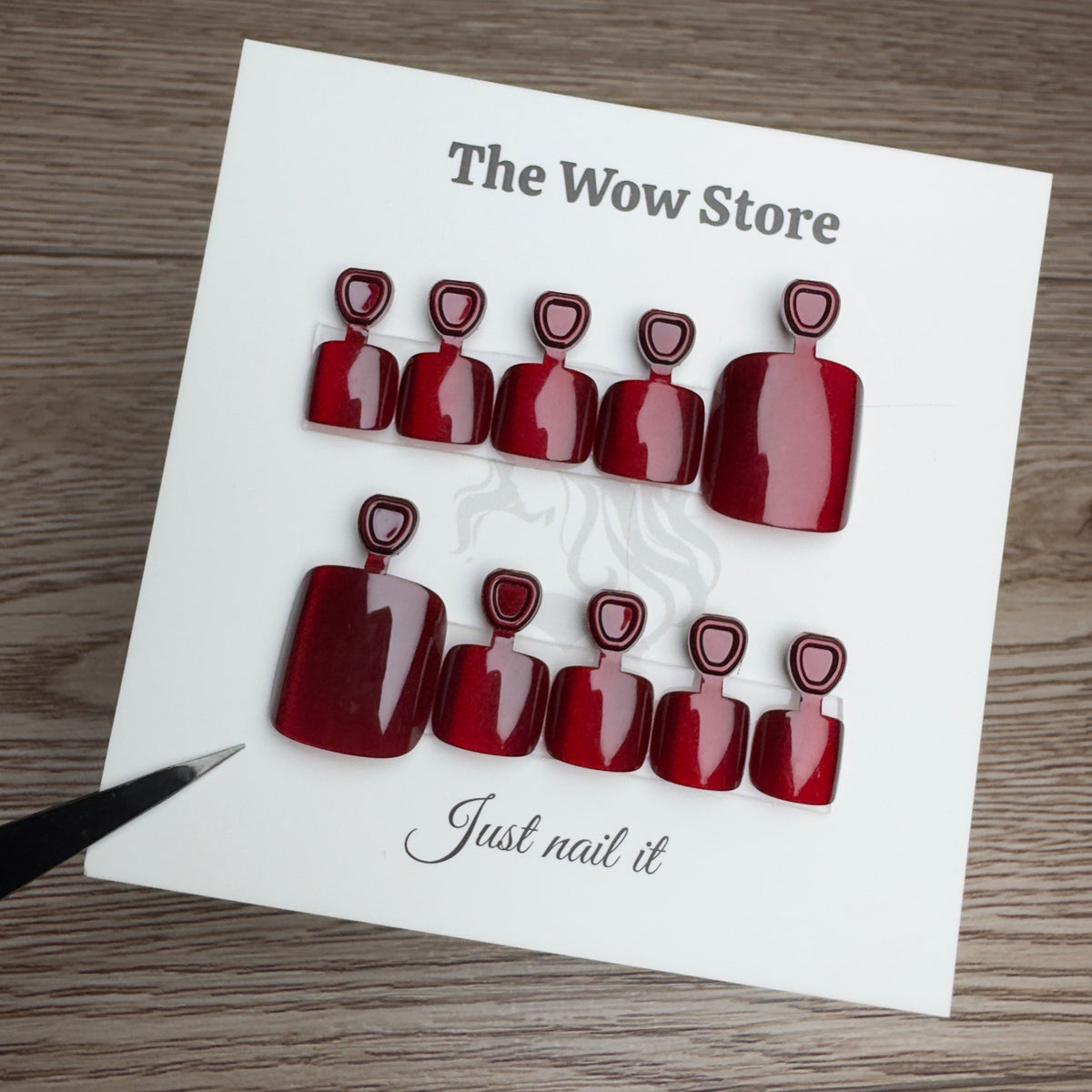 Red cat eye toe nails